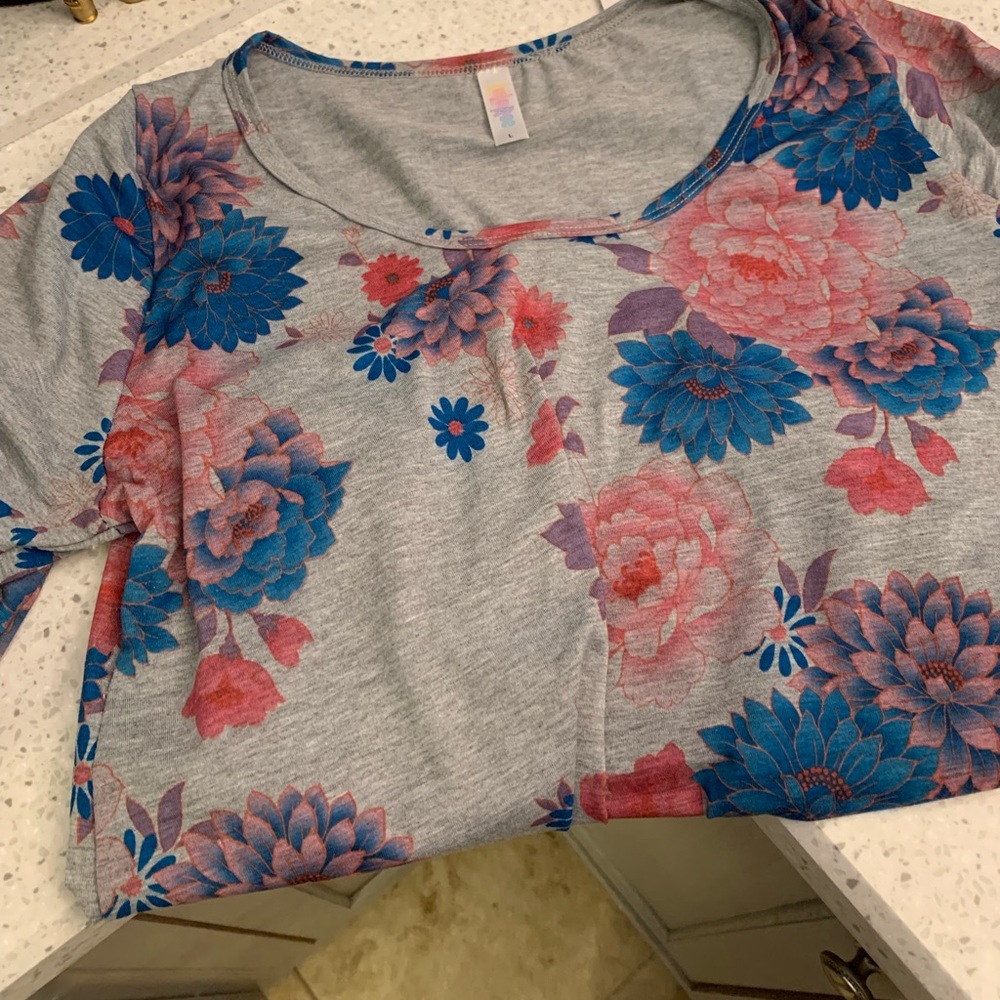 A Large Floral Lularoe Lynnae